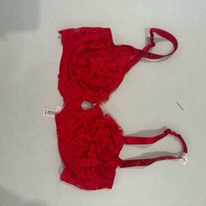 NWT Victoria's Secret Vibrant Red Lace Bra